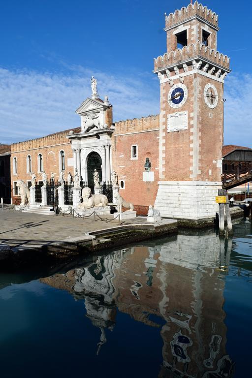 Venice Life Номер фото